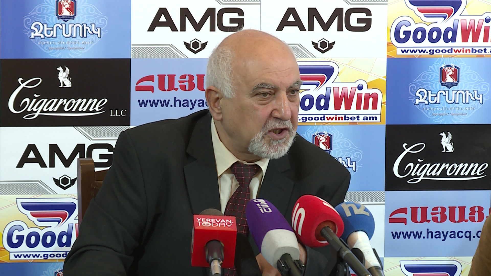 Միշտ զգում էինք, որ մի բան էն չի․ Հայրիկյանը մեջբերում է հիմնի փոփոխման աշխատանքային խմբին