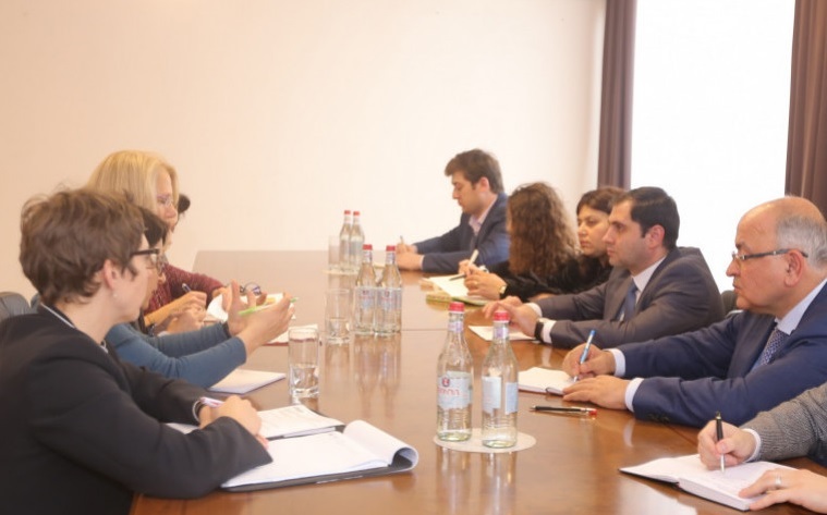Համայնքների խոշորացումը պետք է իրականացվի հանրային լսումների, բազմակարծության և բոլորի շահերը հաշվառելու մթնոլորտում. Սուրեն Պապիկյան