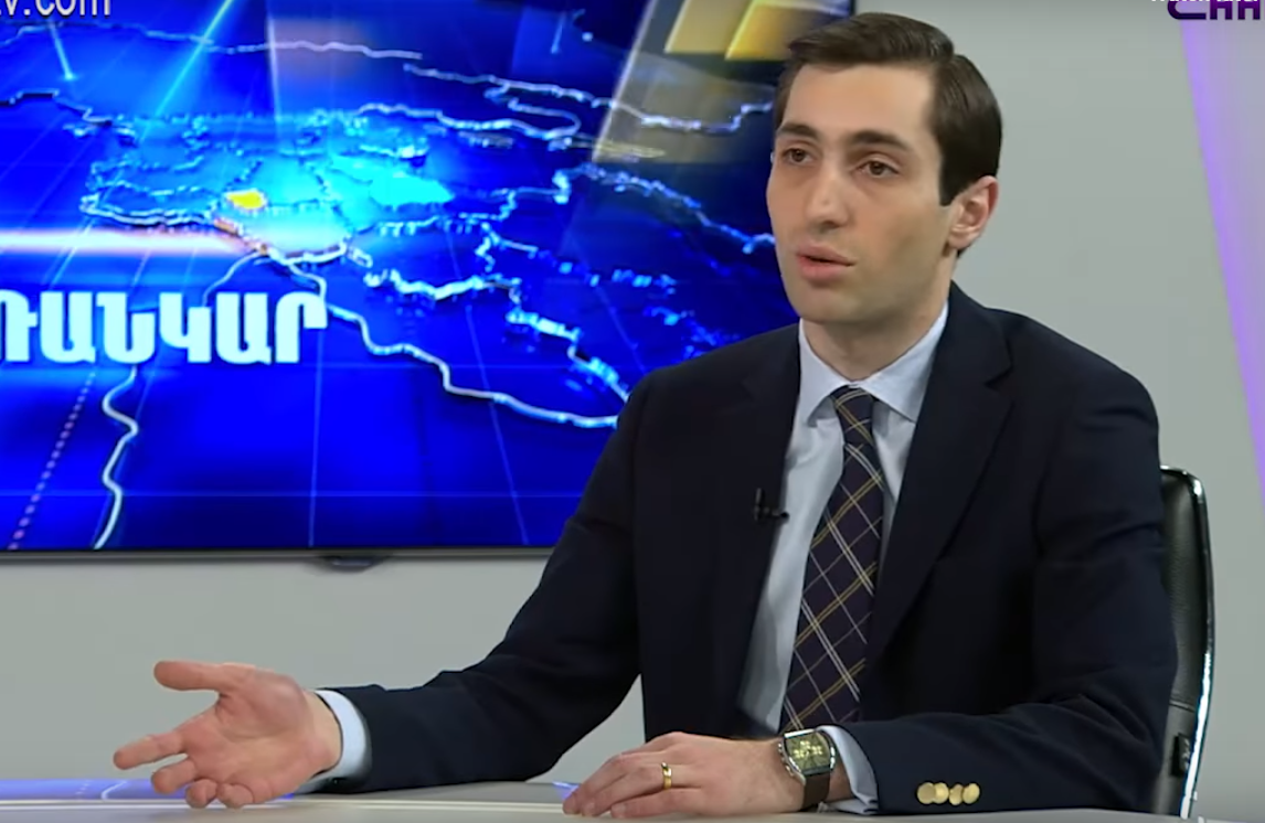Քաղաքապետն իր աշխատակազմով քայլեր ձեռնարկելիս հաշվի չի նստում ավագանու հետ. Դավիթ Խաժակյան