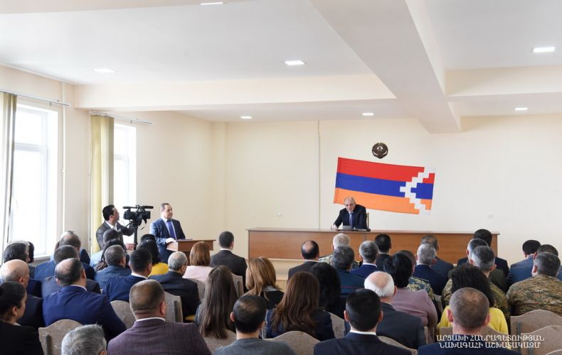 Բակո Սահակյանը քննարկել է Շուշիի շրջանի զարգացմանը վերաբերող հարցեր