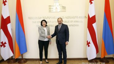 Մեր երկրների հարաբերությունները նոր մակարդակի բարձրացնելու պատմական հնարավորություն ունենք. Հայաստանի վարչապետը՝ Վրաստանի նախագահին