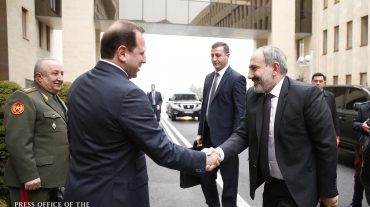 Վարչապետը հանդիպել է Զինված ուժերի ղեկավար կազմի օպերատիվ հավաքի մասնակիցների հետ