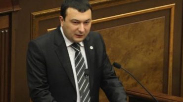 Թատրոնը կյանքի հայելին է. Էնֆիաջյան