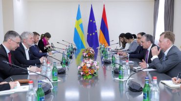 Զոհրաբ Մնացականյանը հանդիպել է Շվեդիայի միջազգային զարգացման համագործակցության նախարար Պետեր Էրիկսոնին