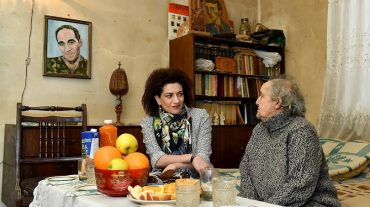 Աննա Հակոբյանը Հաց բերողի մորը հանձնել է «Տիգրան Հայրապետյան»-ի անվան մրցանակ