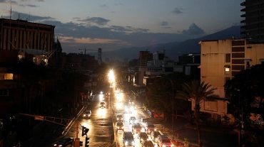Վենեսուելայում հոսանքի զանգվածային անջատումների պատճառով երկուշաբթին հայտարարվել է ոչ աշխատանքային օր