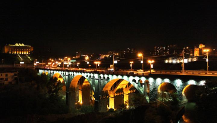 Քաղաքացին ցանկացել է նետվել Հաղթանակի կամրջից