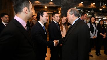 Նախագահը հանդիպել է Առաջնորդության դպրոցի ունկնդիրների հետ