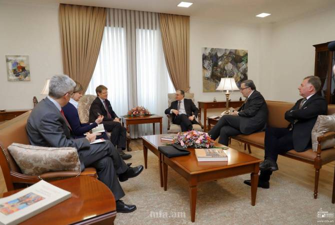 Զոհրաբ Մնացականյանը Լոուրենս Մերեդիթի հետ քննարկել է ՀՀ-ԵՄ-ի միջև ոլորտային համագործակցությանն առնչվող հարցեր