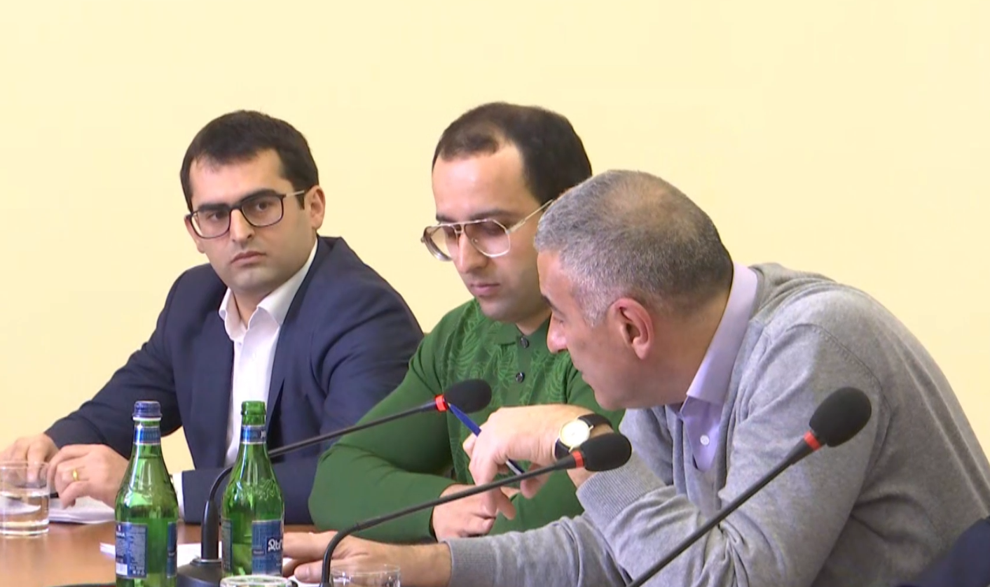 Օրինագծի փոփոխությամբ ժամանակավորապես թույլ են տալիս, որ կուտակված մեքենաները ներմուծվեն և մաքսային տարածքում խնդիրներ չլինեն. Արշակյան 