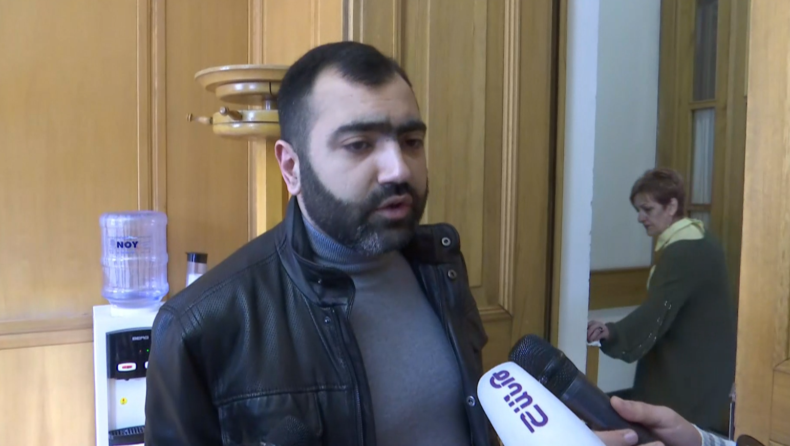 Աշխատողներին առաջարկել եմ 2 ժամվա դիմաց ստանալ 40 հազար դրամ. պատասխան՝ ԱԺ մաքրուհիների բողոքին