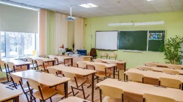 Լարված իրավիճակ Ավշար գյուղի դպրոցում. աշակերտները դասադուլ են անում, նորընտիր տնօրենը նիստ է անցկացնում