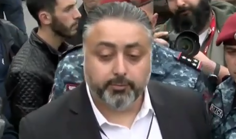 «Մենք հաստատակամ ենք». Օպերայի տարածքի սրճարանների ապամոնտաժման հարցում քաղաքապետարանը չի զիջելու