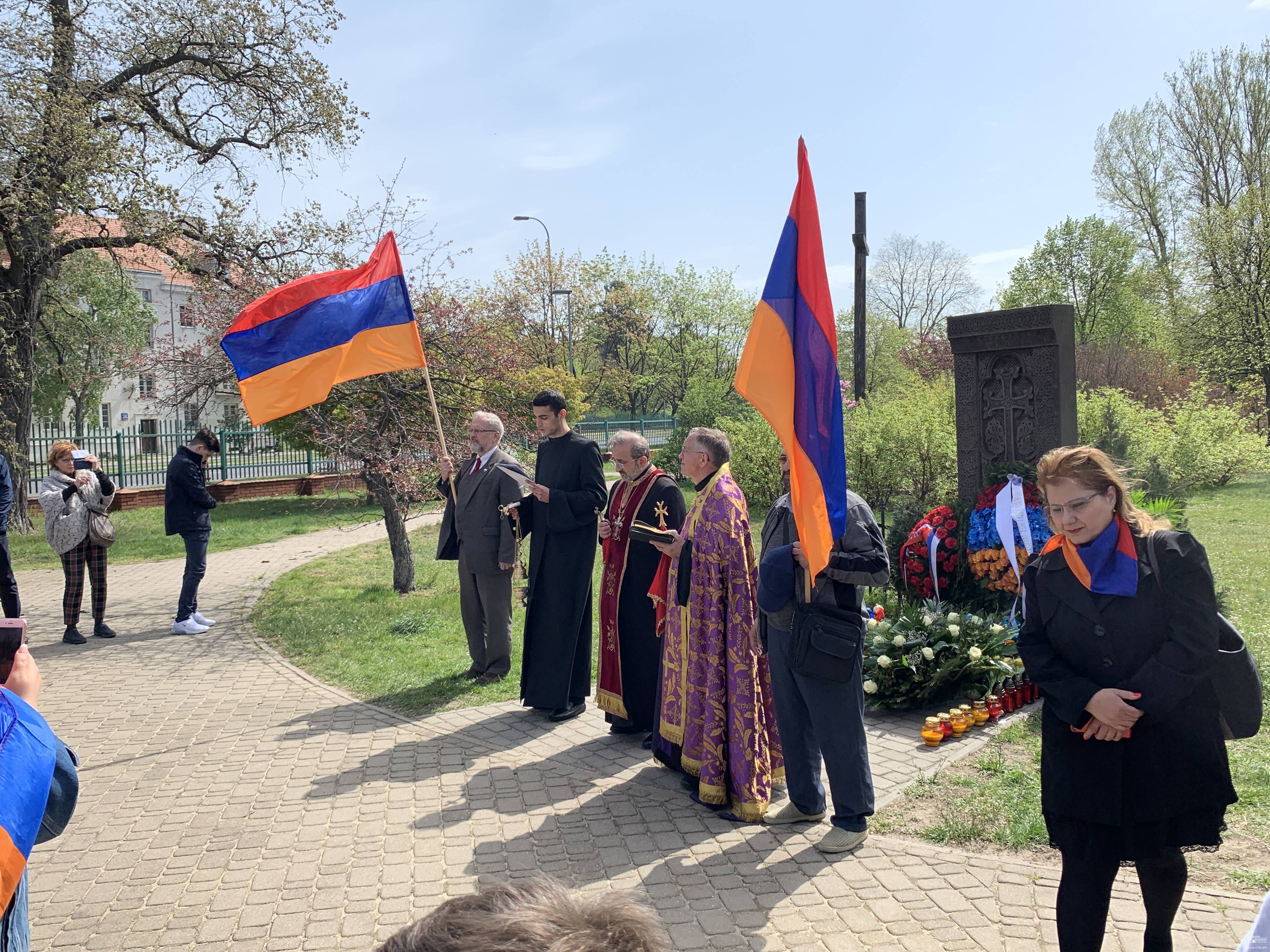 Վարշավայի Հայկական պուրակում Հայոց ցեղասպանության 104-րդ տարելիցի հիշատակման արարողություն է տեղի ունեցել
