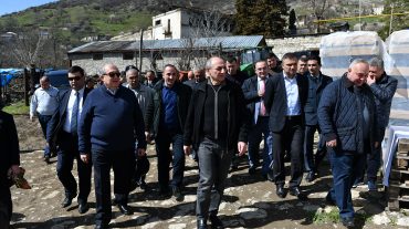 Ցանկացած գործի հաջողության համար շատ կարևոր են հոգին ու սերը. Հայաստանի և Արցախի նախագահներն այցելել են «Կատարո» գինու գործարան