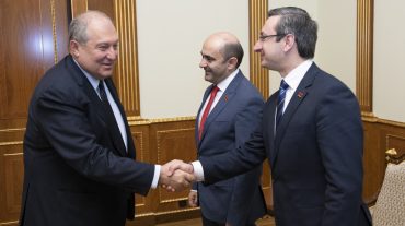 Արմեն Սարգսյանը հանդիպել է «Լուսավոր Հայաստան» խմբակցության ղեկավարների հետ