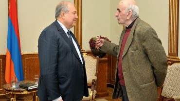 Արտավազդ Փելեշյանը նախագահին է նվիրել իր հեղինակած գիրքը