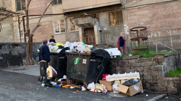 Արաբկիր վարչական շրջանի տասնյակ փողոցներում երեկվանից գոյացել են աղբակույտեր