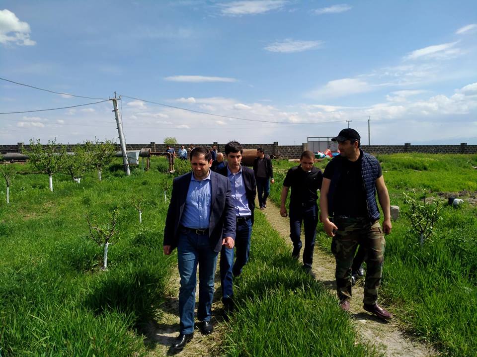 Սուրեն Պապիկյանն Արարատի մարզում այցելել է ձկնաբուծարաններ