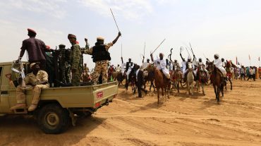 Սուդանում հազարավոր մարդիկ ուղևորվել են նախագահական նստավայր