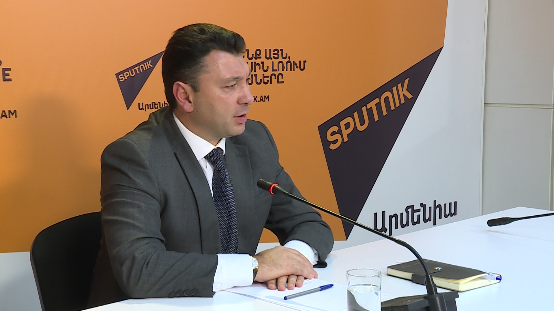 Հարց եմ տալիս՝ 800 միլիոն դոլարով բյուջեն լցվե՞լ է. Շարմազանովը` Փաշինյանին