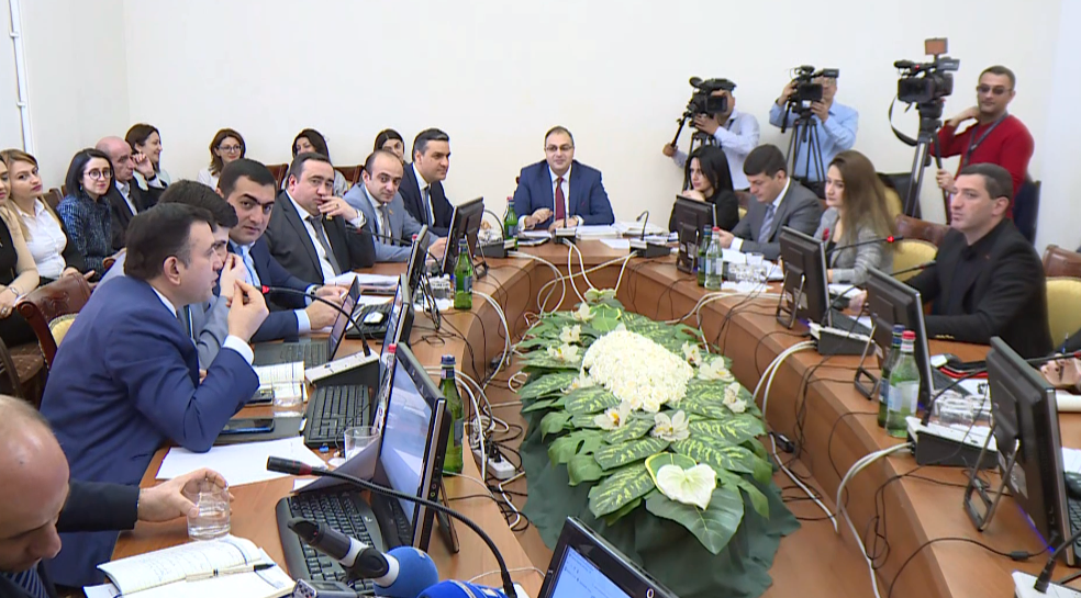 Ինչո՞ւ են իշխանության պատգամավորները դարձյալ դեմ ընդդիմության առաջարկած նախագծին