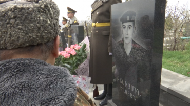 «Եռագույն դրոշը գլխավերևում էր, ուր երթար, դրոշը կտաներ». Արցախում զոհված Բենիամին Եղոյանի պապը` թոռան մասին