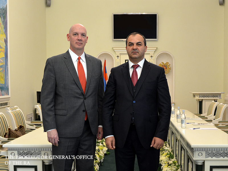Արթուր Դավթյանը ամերիկացի բարձրաստիճան պաշտոնյայի հետ քննարկել է փողերի լվացման, ապօրինի ձեռք բերված գույքի վերադարձման հարցեր