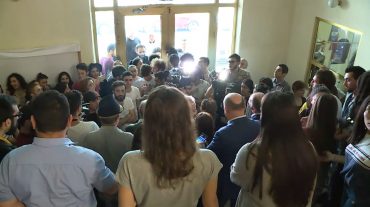 Թատրոնի և կինոյի ինստիտուտի ռեկտոր ընտրվեց Լիլիթ Արզումանյանը․ ուսանողները փակել են ինստիտուտի մուտքը