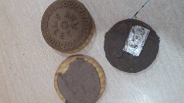 «Սևան» ՔԿՀ-ի ծառայողները հանձնուքի թխվածքաբլիթներում փոշենման զանգված և բաժանորդային քարտ են հայտնաբերել