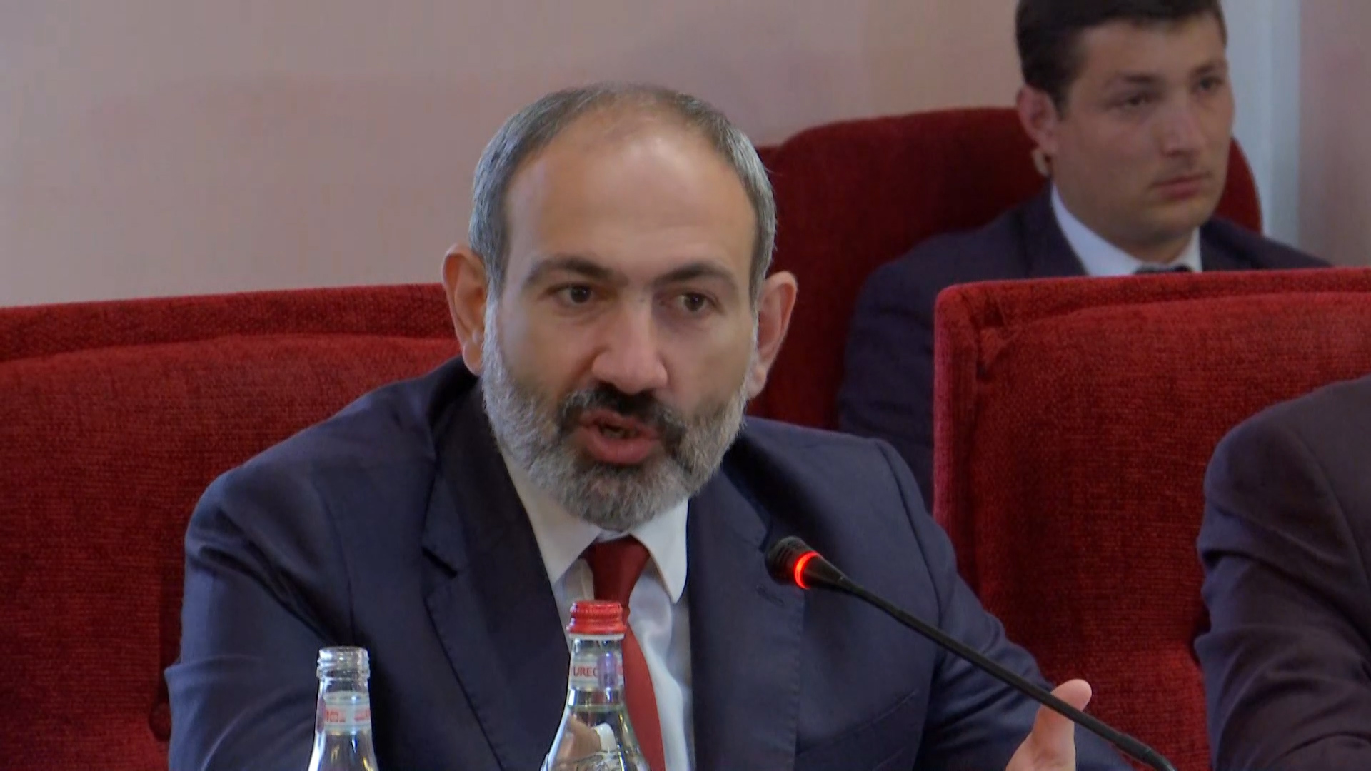 Վարչապետը մասնակցում է «Տնտեսական հեղափոխության հիմնարար ուղենիշերը ՀՀ-ում» գիտաժողովին