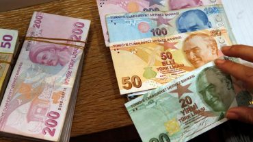 Պահպանելու համար լիրան թրքական դրամատուներ մէկ միլիառ տոլար վաճառած են