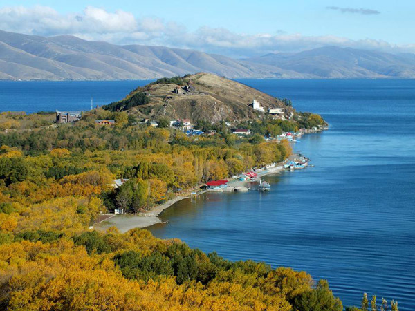 Կառավարությունը որոշեց արագ նորոգել Սևանի թերակղզի տանող ճանապարհը