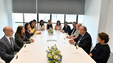 Նախագահը տիկնոջ հետ այցելել է Միացյալ Թագավորության դեսպանություն