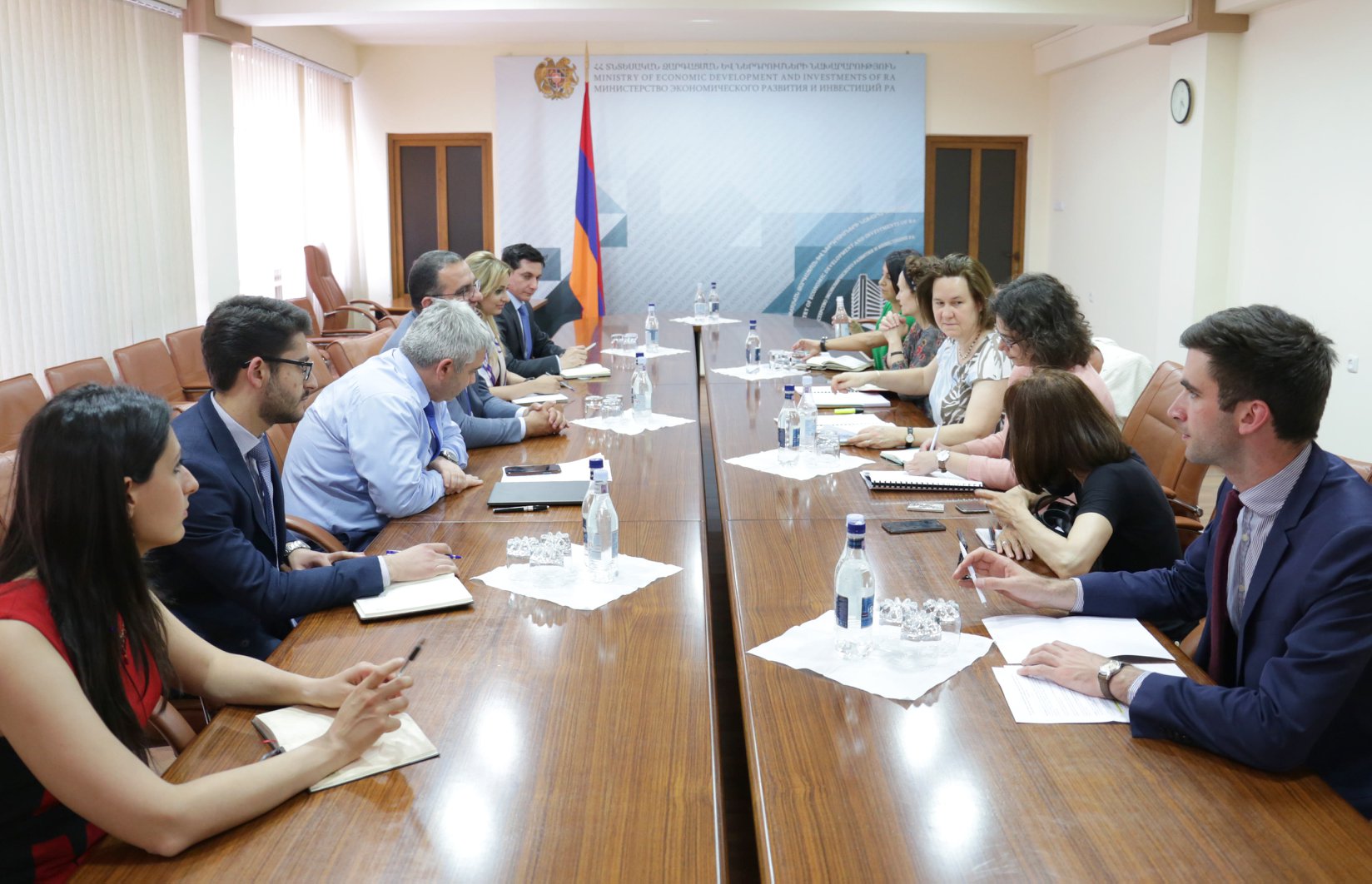 Զարգացման ֆրանսիական գործակալության պատվիրակությունը էկոնոմիկայի նախարարի հետ քննարկել է տնտեսությանն առնչվող ծրագրերը