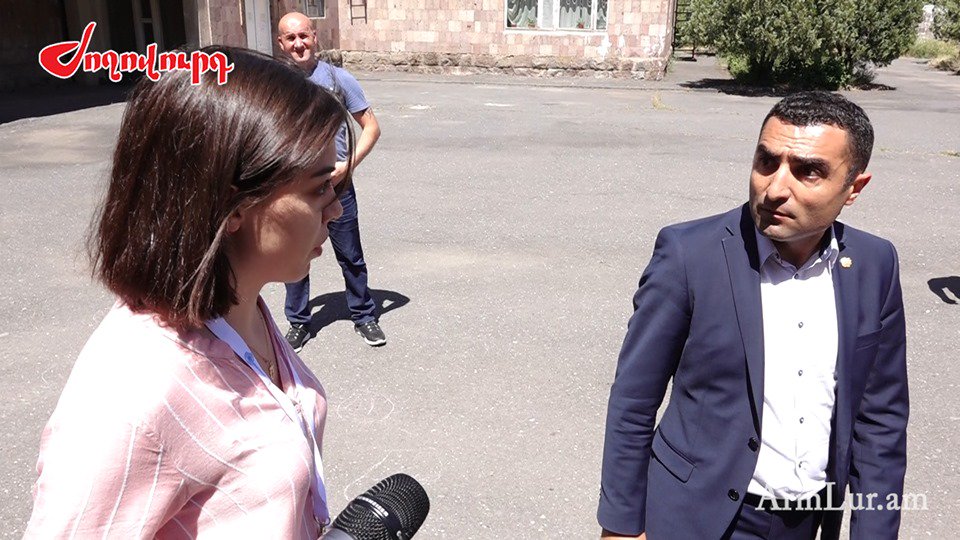 Բանավեճ Կոտայքի մարզպետի ու հանձնաժողովի նախագահի միջև