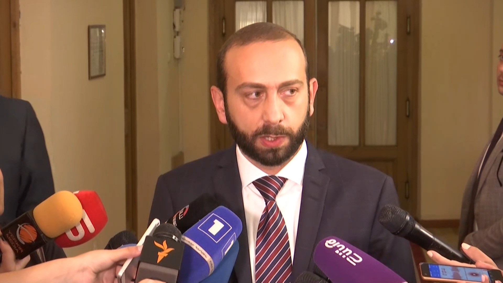 Որևէ տեղեկություն չունեմ. Միրզոյանը` Սասուն Միքայելյանի կողմից մանդատը վայր դնելու մասին