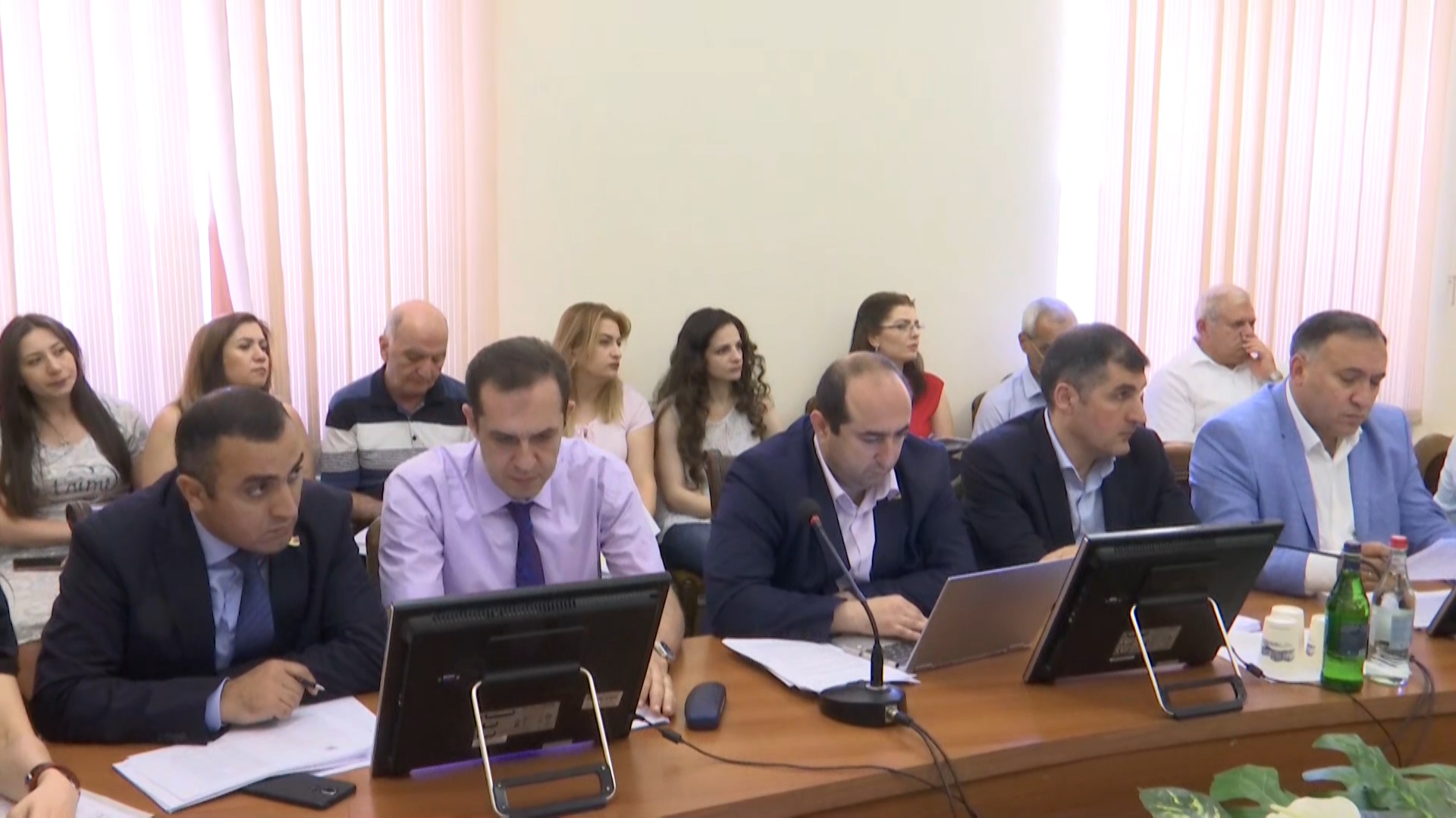 ԱԺ տնտեսական հարցերի մշտական հանձնաժողովը քննարկում է արժեթղթերի շուկայի ակտիվացման հարցը