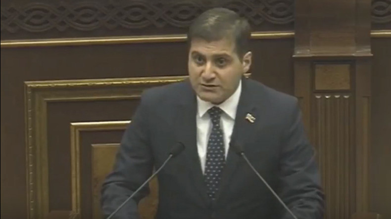 «Լուսավոր Հայաստան»-ն ակնկալում է, որ Արման Բաբաջանյանը վայր կդնի մանդատը