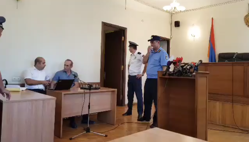 Վերաքննվում է Քոչարյանի գույքի կալանքի հարցը. դատավորը բողոքեց ֆոտոլրագրողներից