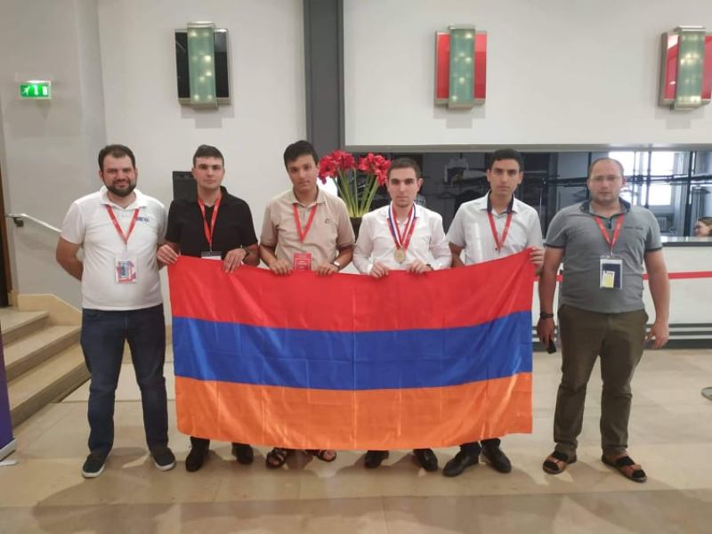 Բրոնզե մեդալ` քիմիայի միջազգային օլիմպիադայում