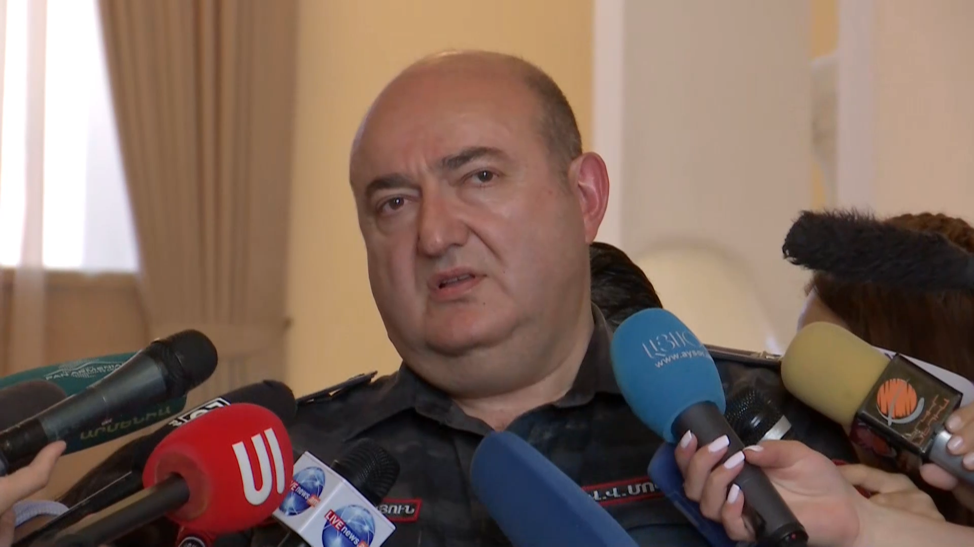 Դուք գտնում եք, որ ոստիկանությունը «թավշյա՞» է, ես համաձայն չեմ. փոխոստիկանապետ