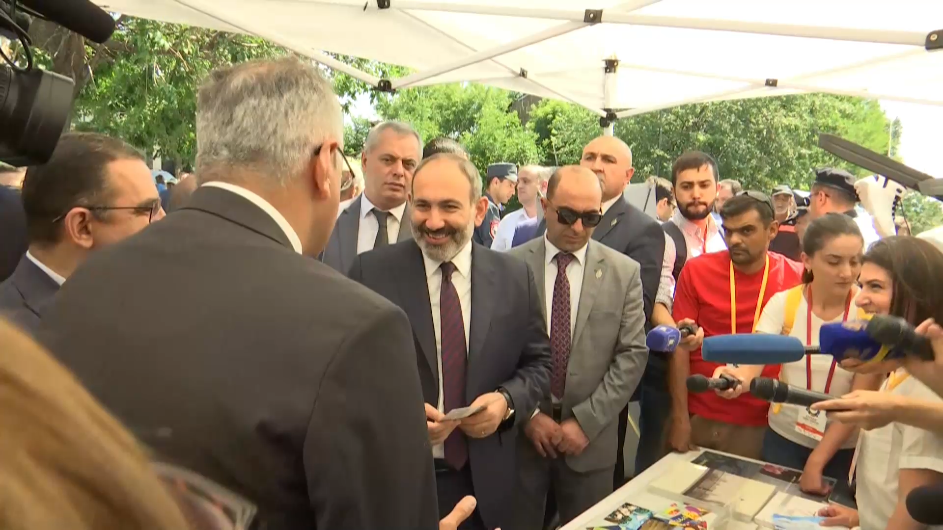 Կառավարությանը հրավիրեցին մասնակցելու «ձնագնդիով բիաթլոնի»