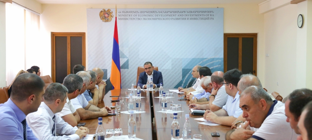 Տիգրան Խաչատրյանը գյուղմթերք վերամշակող ընկերությունների ներկայացուցիչների հետ քննարկել է ոլորտում առկա խնդիրները
