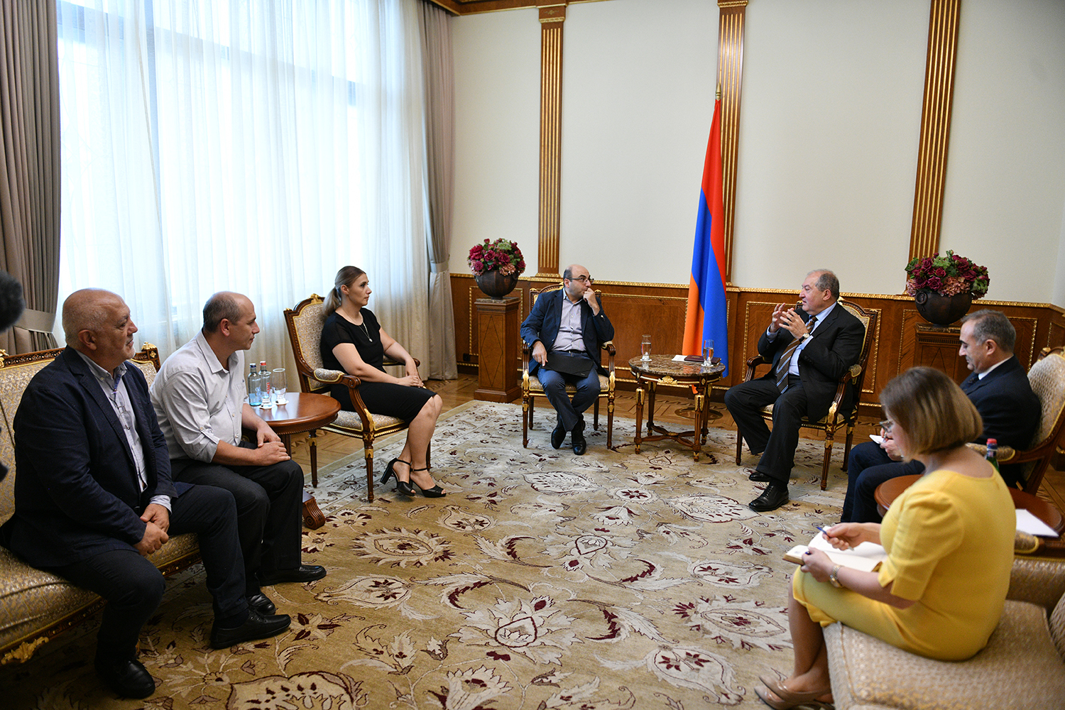 Նախագահն այսօր հանդիպել է «Այլընտրանքային նախագծեր» խմբի անդամների հետ