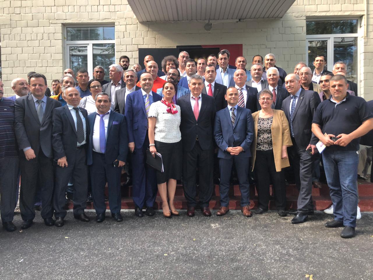 «Առանց միացյալ ջանքերի չեմ պատկերացնում, որ որևէ տեղ կհասնենք». Զարեհ Սինանյանն այցելեց «Ռուսաստանի հայերի միության» կենտրոնական գրասենյակ