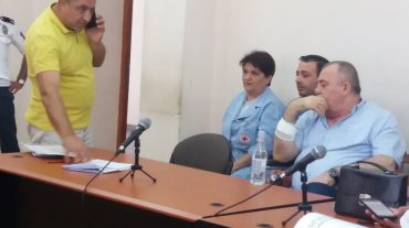 Մանվել Գրիգորյանն անվասայլակով և բժիշկների ուղեկցությամբ բերվեց դատարան