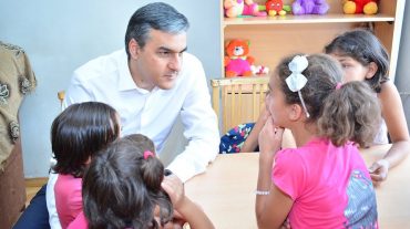 Արման Թաթոյանն այցելել է Գավառի մանկատուն՝ մատակարարված մսի հետ կապված խնդրին տեղում ծանոթանալու նպատակով