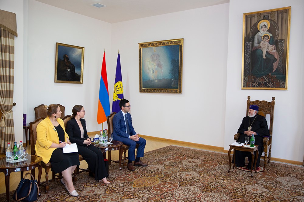 Ամենայն Հայոց կաթողիկոսն ընդունել է ՀՀ արդարադատության նախարարին
