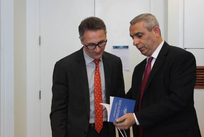Արցախի ԱԳ նախարարը հանդիպել է Ավստրալիայի Սենատի անդամի հետ